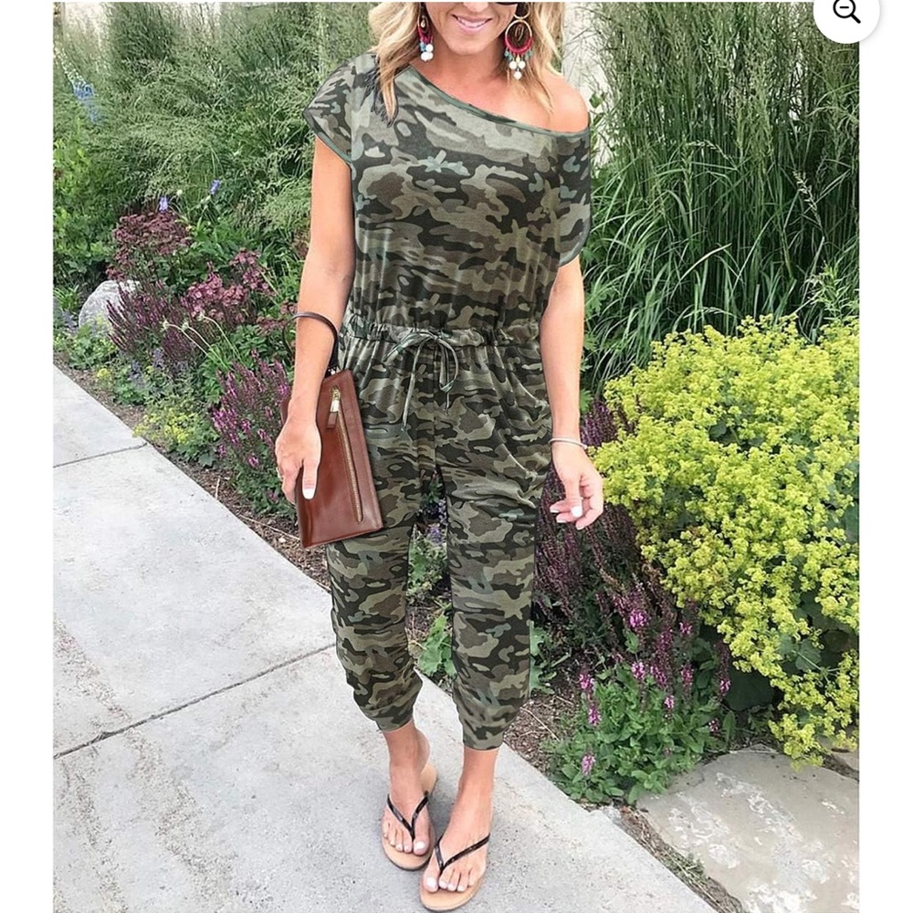 Green Camouflage Jumpsuit with Relaxed Fit and Drawstring Waist